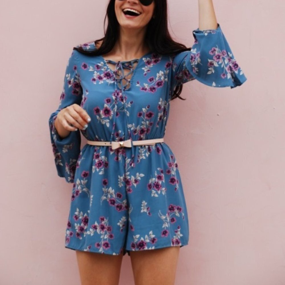DEE  Elle Blue Floral Pattern "When I‎ Met You in the Summer" Romper Size Small